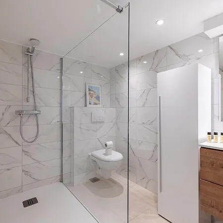 1 Longchamp - Joli - Carre D Or - Climatise Appartement